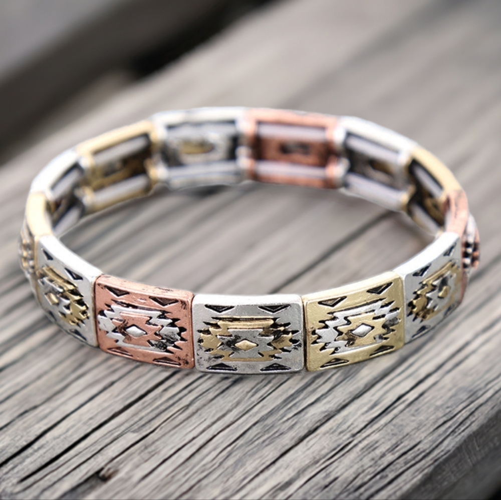 NWT Silver Aztec Western stretch bracelet